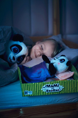 TM Toys Interactive Toy Hug & Play Panda MaMi and BaoBao 24m+
