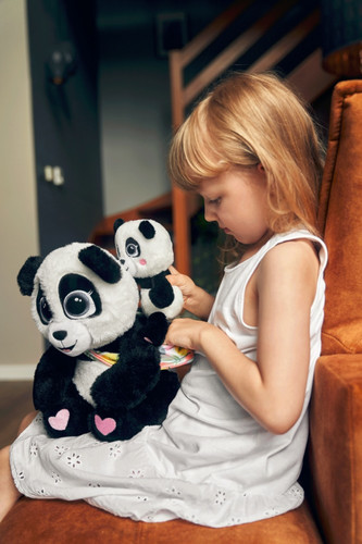 TM Toys Interactive Toy Hug & Play Panda MaMi and BaoBao 24m+