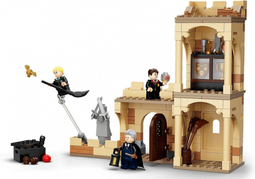 LEGO Harry Potter Hogwarts First Flying Lesson 7+